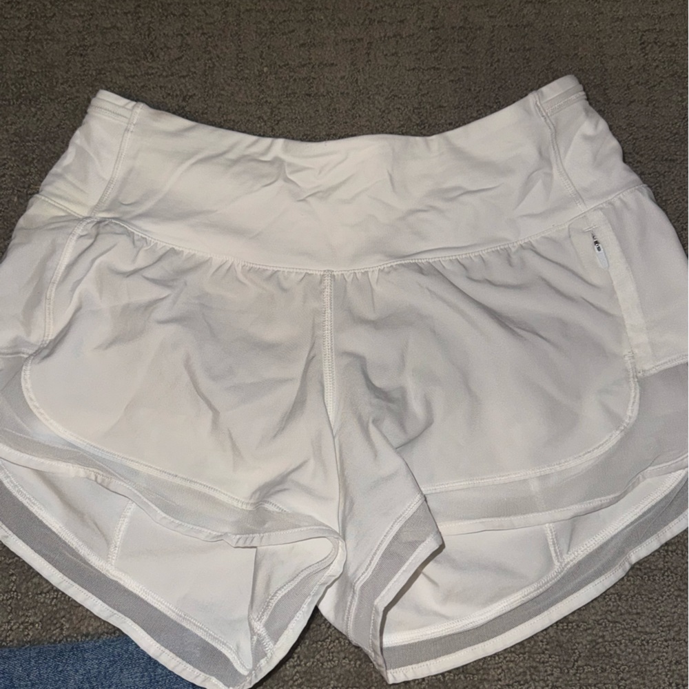 EUC lululemon white shorts sz 4